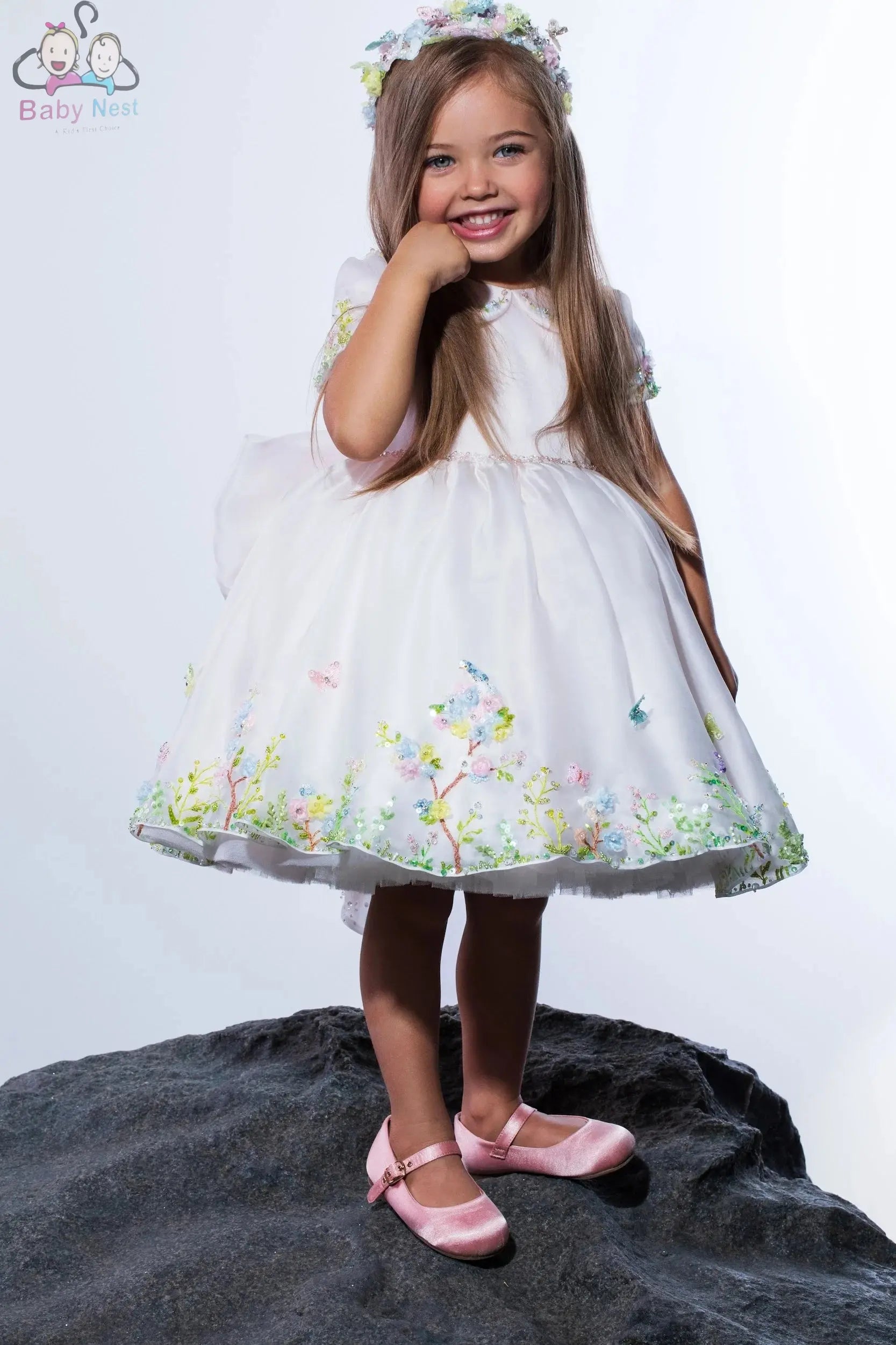 Organza dress with decorative embroidery: babynest